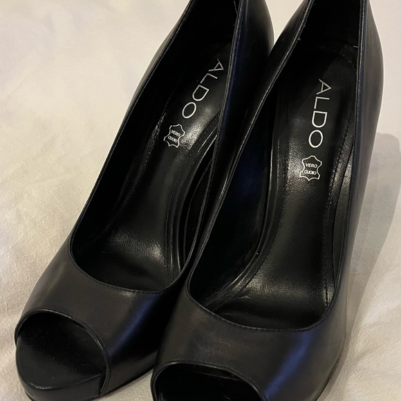 ALDO Peep Toe High Heel Shoes - Picture 2 of 5